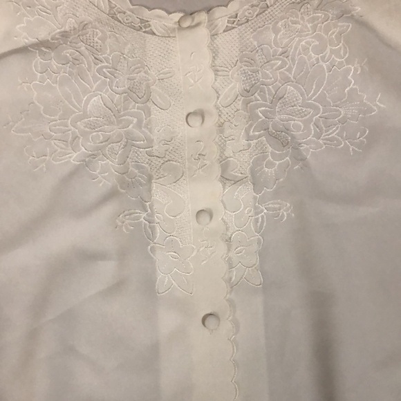 Vintage White Embroidered Top by Claudia Richard - Picture 4 of 10